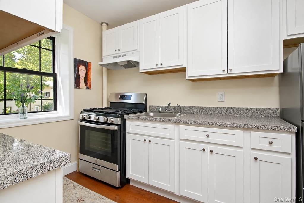 Photo of 12 Field End Lane #2L, Eastchester, NY 10709 (MLS # 1056808)