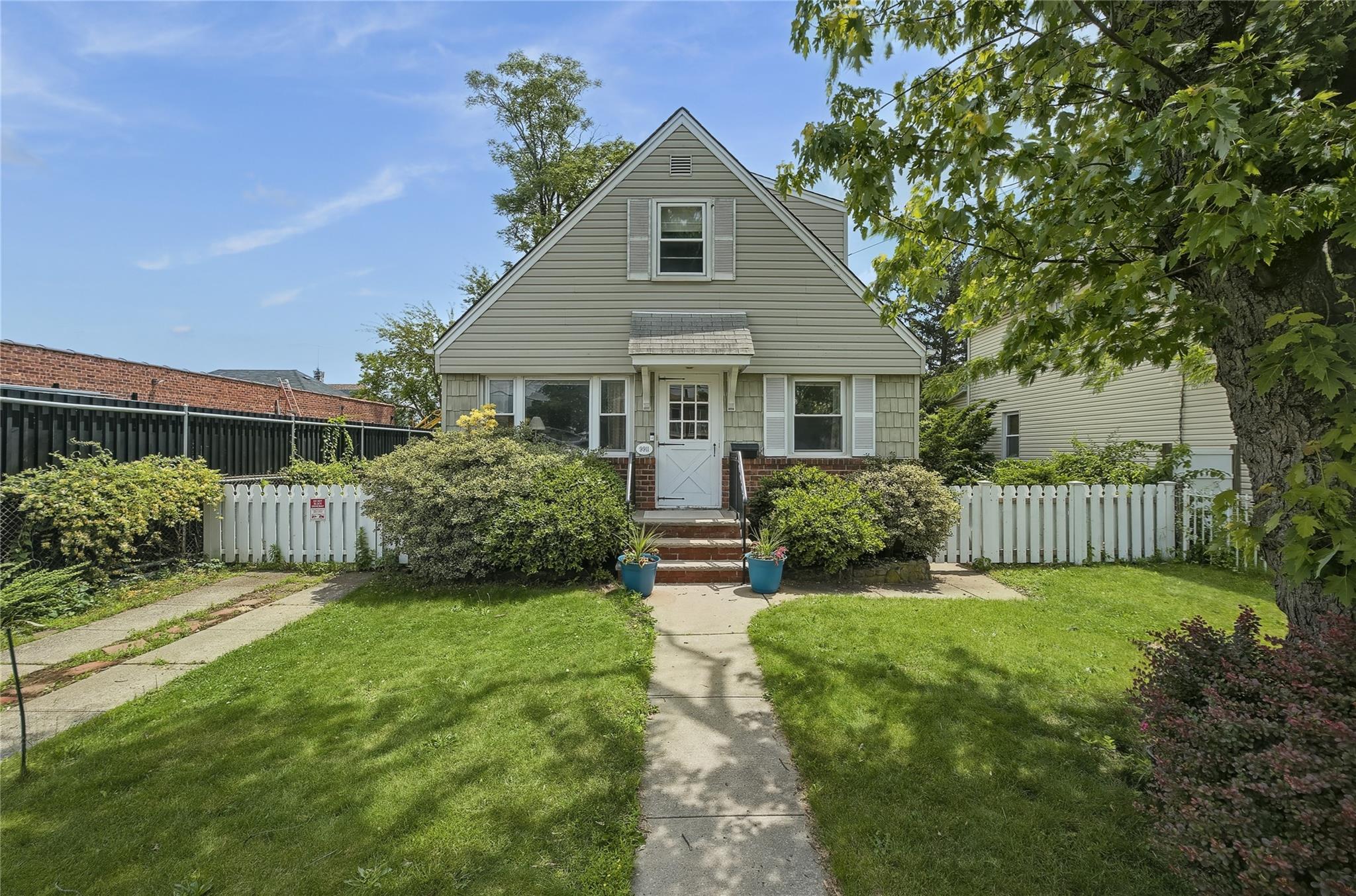Property for Sale at 213th Street, Queens Village, Queens, NY - Bedrooms: 3 
Bathrooms: 2 
Rooms: 6  - $799,000