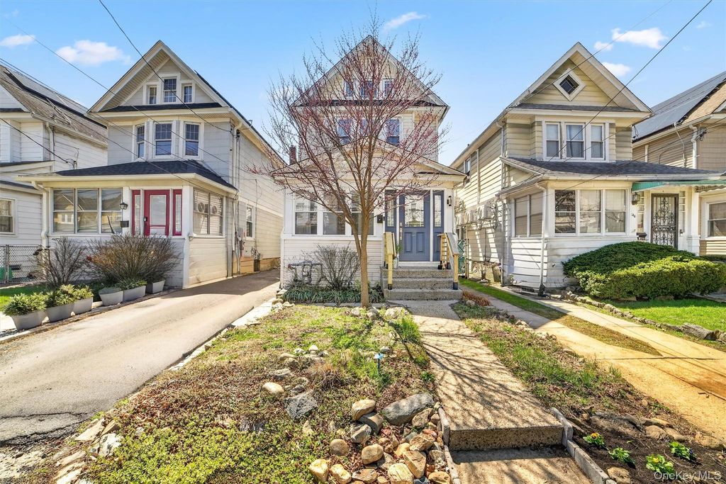 Photo of 146 Beechwood Avenue, Mount Vernon, NY 10553 (MLS # 982026)