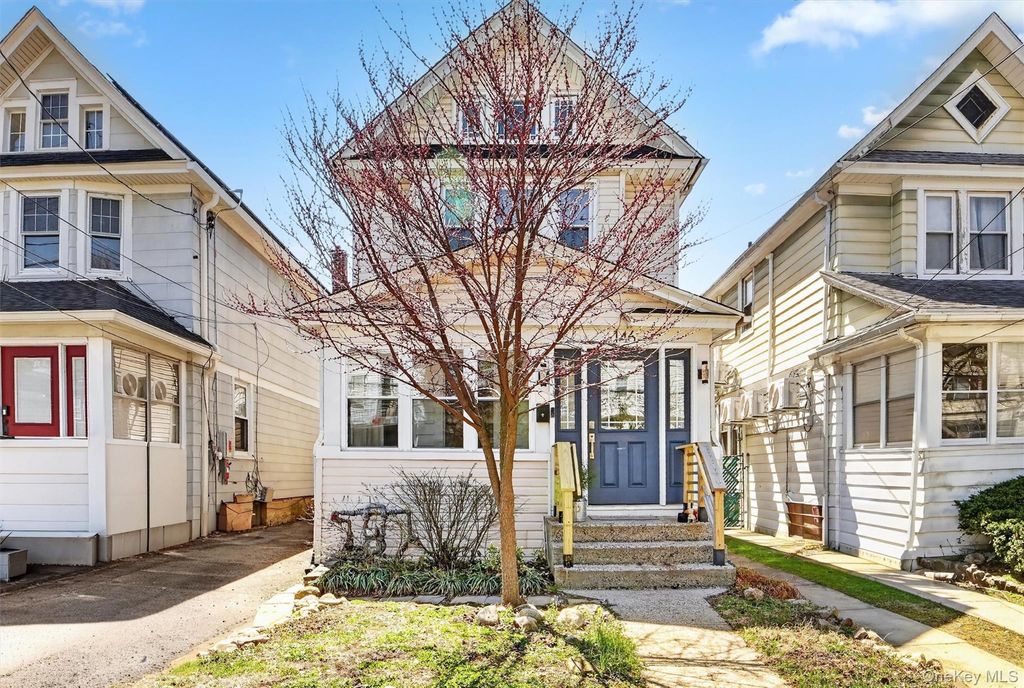 Photo of 146 Beechwood Avenue, Mount Vernon, NY 10553 (MLS # 982026)