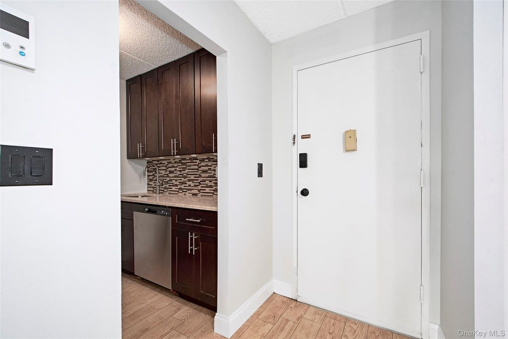Photo of 560 Halstead Avenue #2-R, Harrison, NY 10528 (MLS # 1026513)