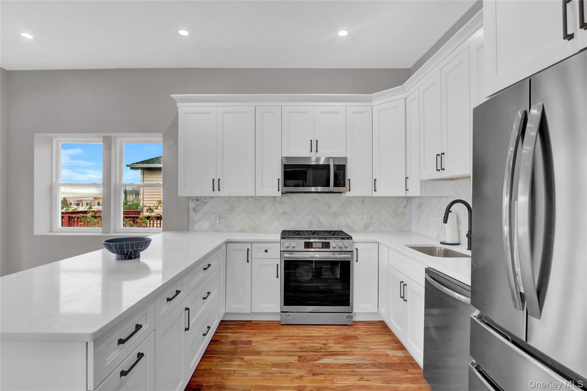 Long Beach, New York 11561, United States, 4 Bedrooms Bedrooms, ,3 BathroomsBathrooms,Residential,Active,219270