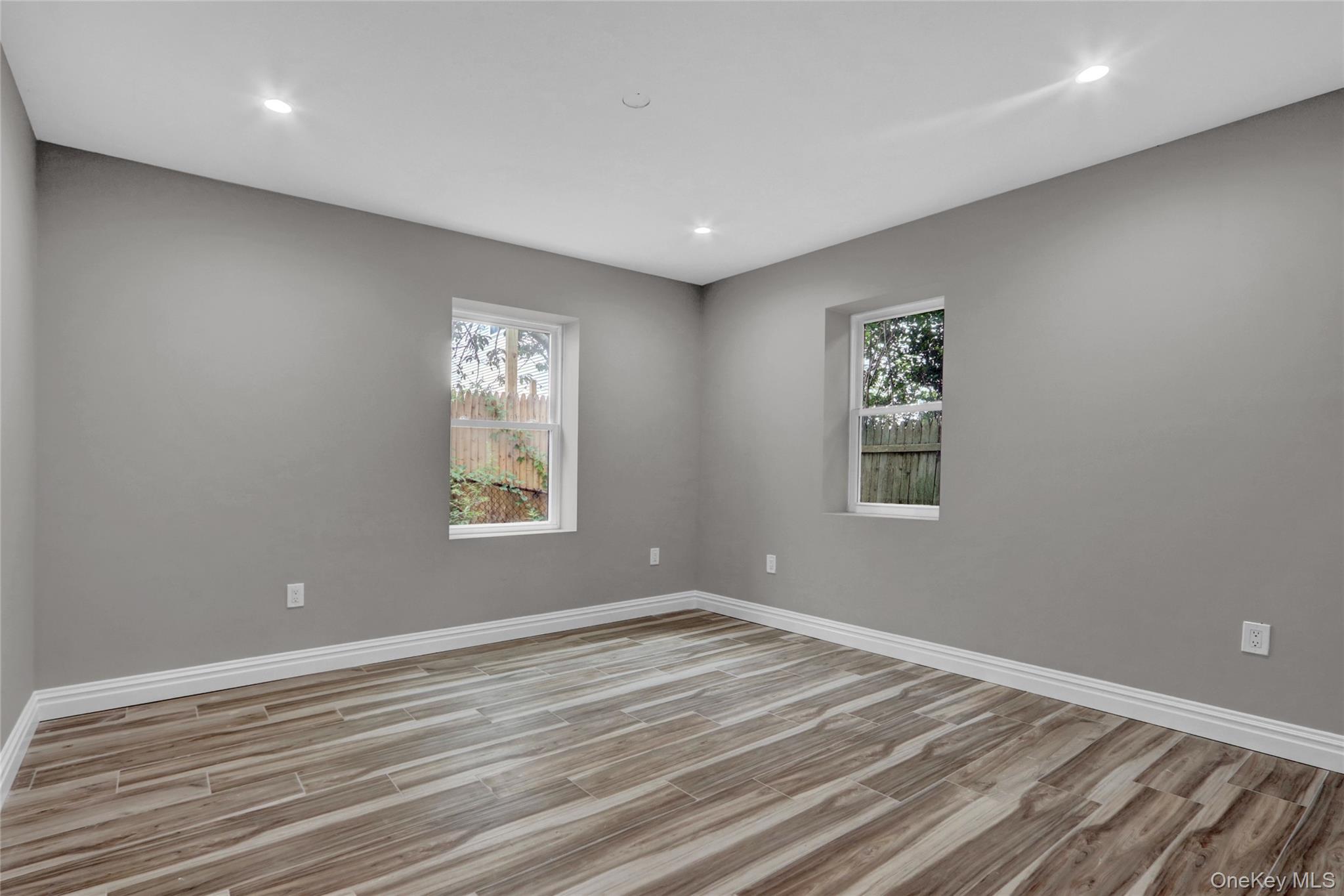 Long Beach, New York 11561, United States, 4 Bedrooms Bedrooms, ,3 BathroomsBathrooms,Residential,Active,219270