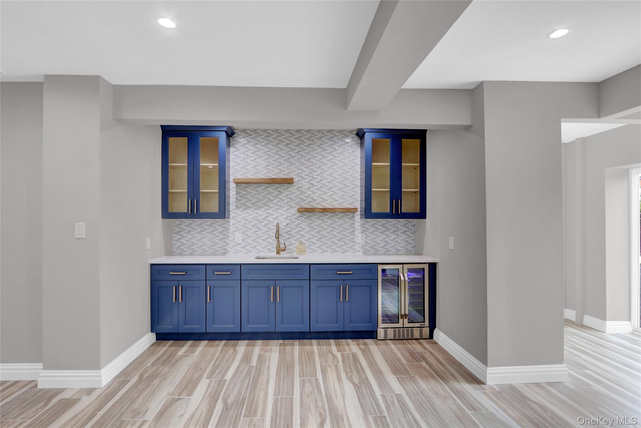 Long Beach, New York 11561, United States, 4 Bedrooms Bedrooms, ,3 BathroomsBathrooms,Residential,Active,219270