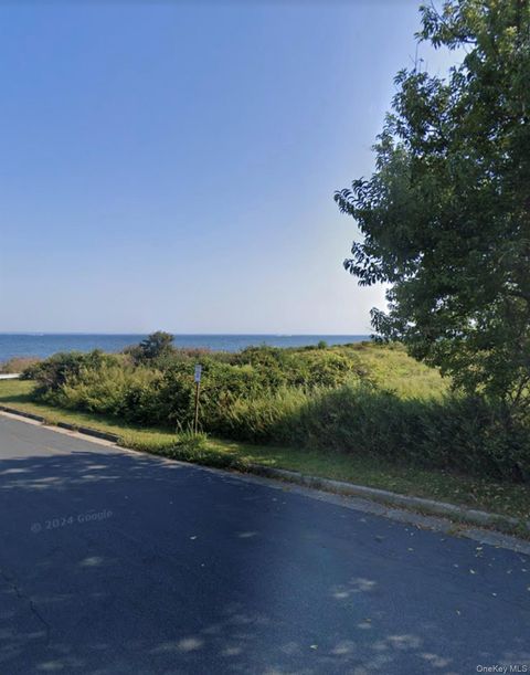 1890 Lands End Road Orient NY 11957