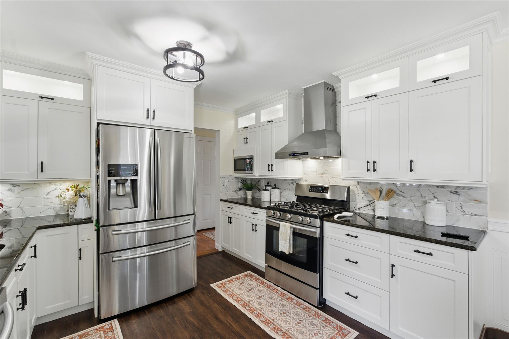 23 Lexington Avenue, Brentwood, New York image 19