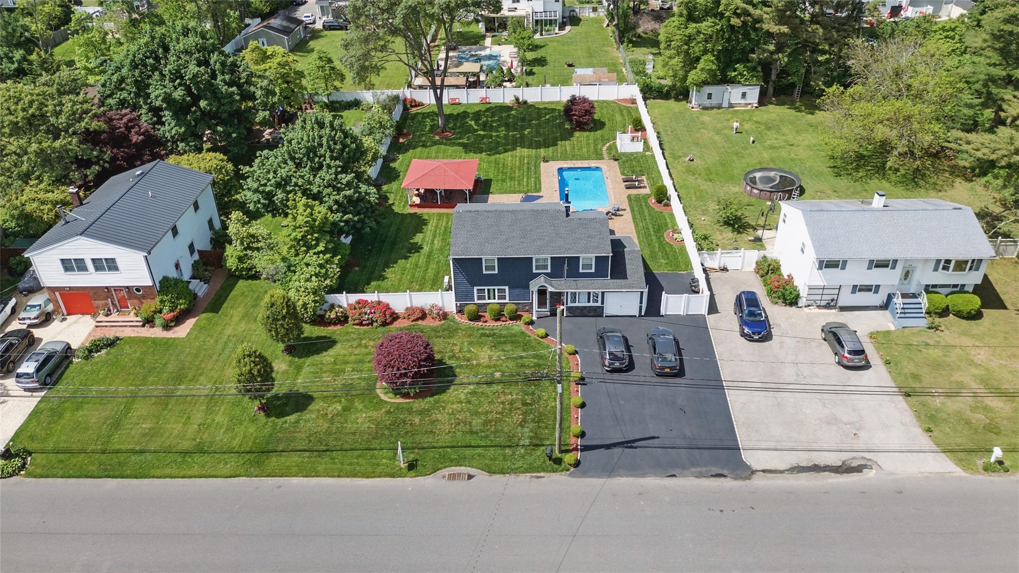 23 Lexington Avenue, Brentwood, New York image 2