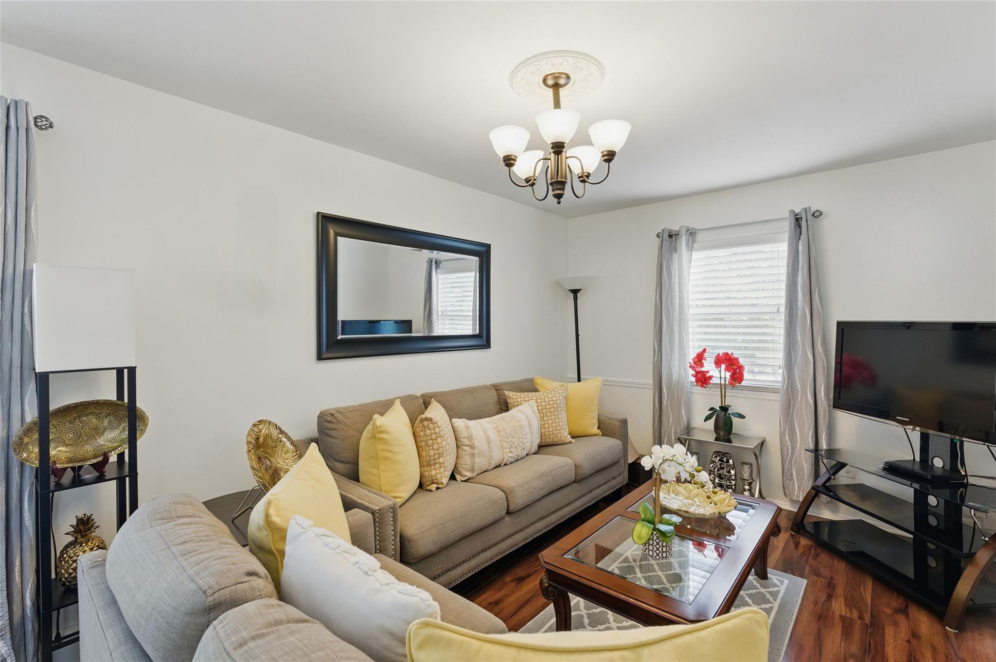 23 Lexington Avenue, Brentwood, New York image 4