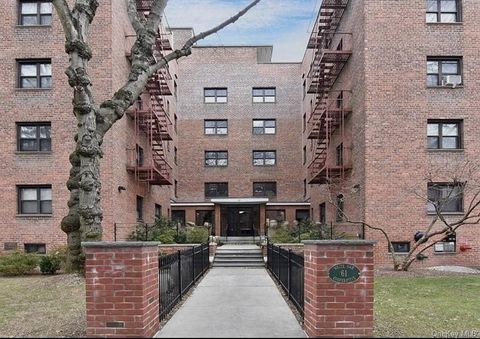 61 White Oak Street 3A New Rochelle NY 10801