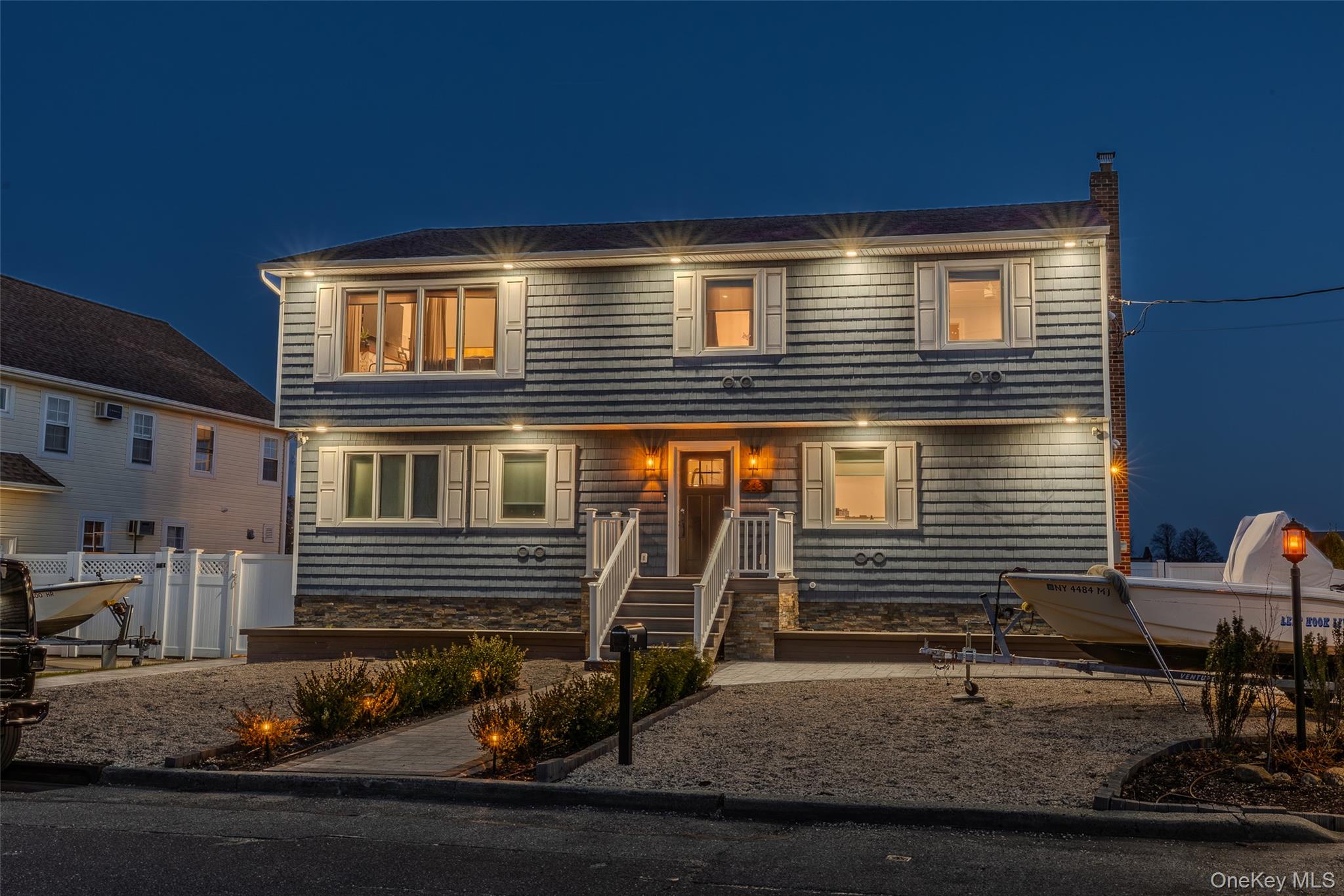 2689 Riverside Avenue