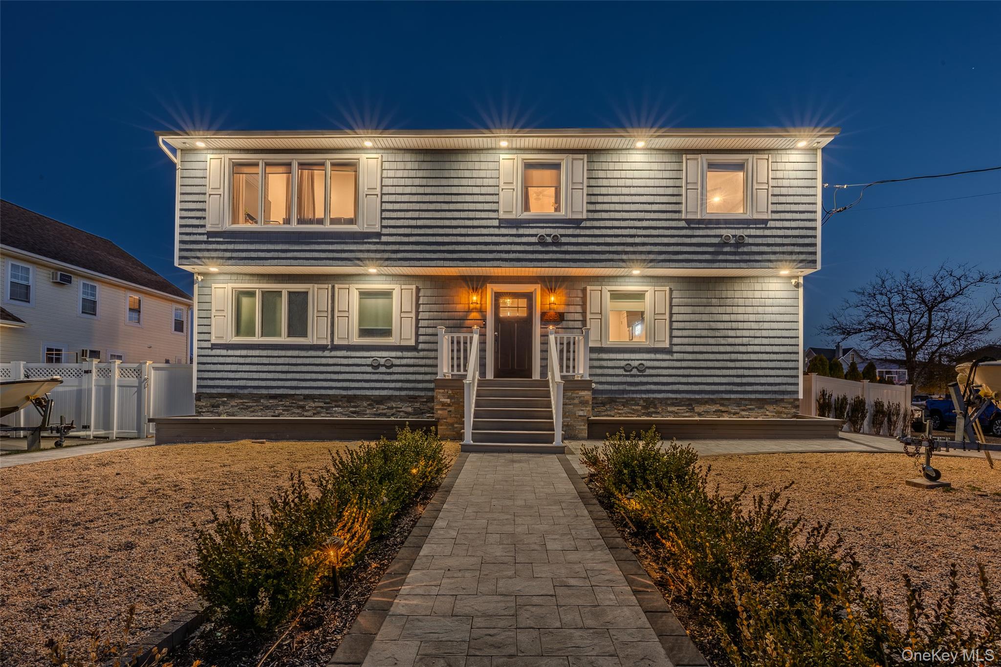 2689 Riverside Avenue