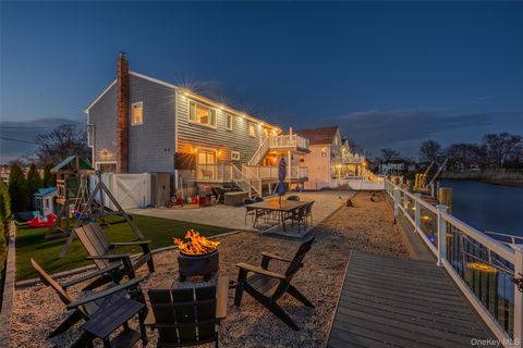 2689 Riverside Avenue Seaford NY 11783