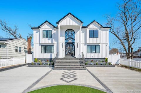 15 Forest Road Valley Stream NY 11581