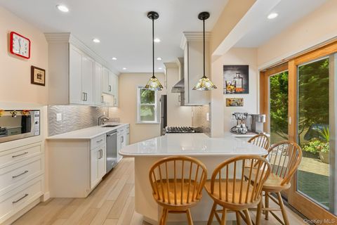 Photo of 9 Wilton Road, Rye Brook, NY 10573 (MLS # 897656)