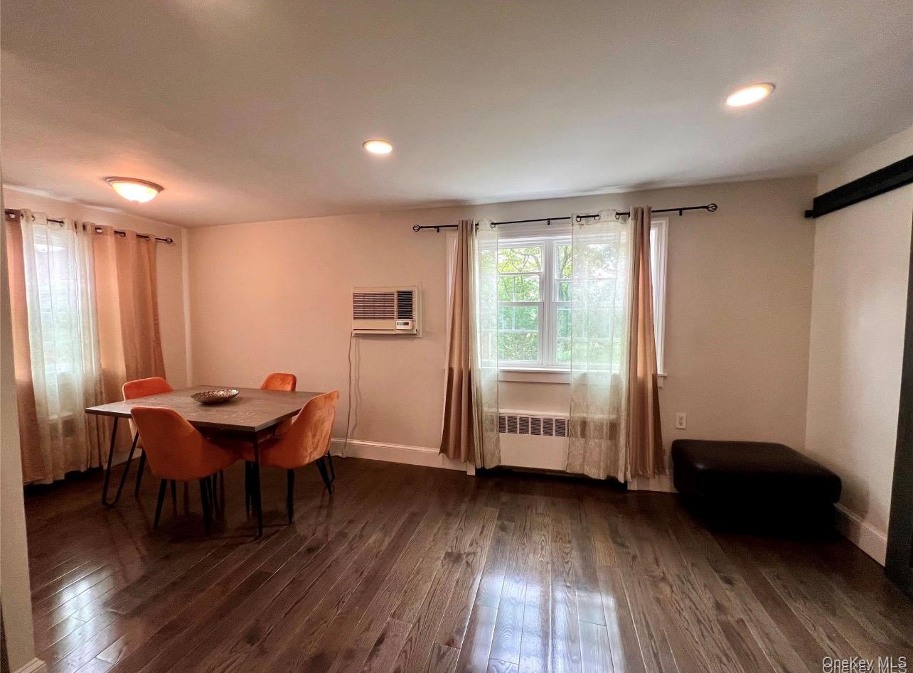 224-33 Kingsbury Avenue B