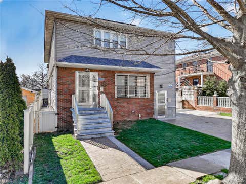 Multifamily For Sale - 520 124th Street<br/> College Point, NY 11356