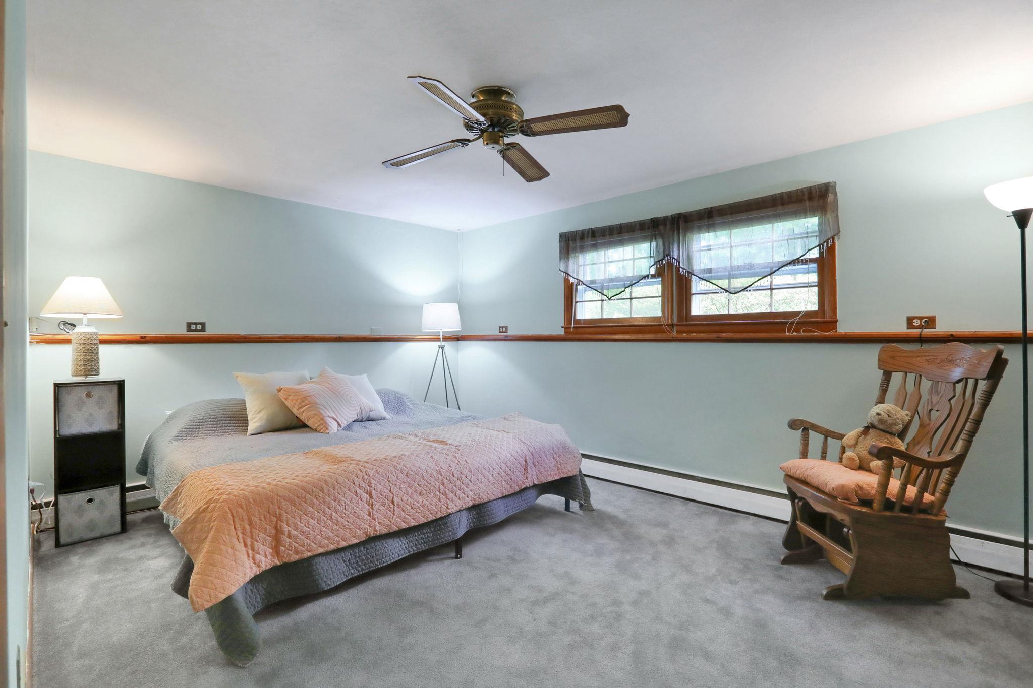 33 Greentree Drive, Hyde Park, New York image 29