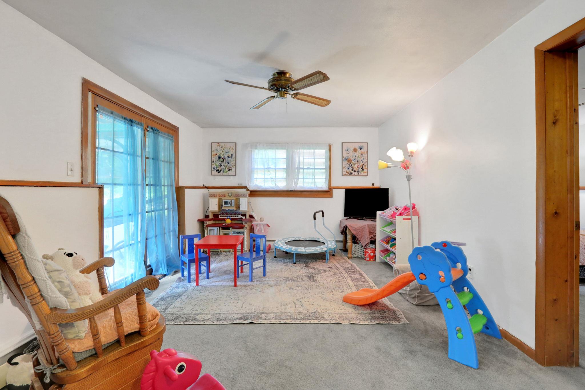 33 Greentree Drive, Hyde Park, New York image 31