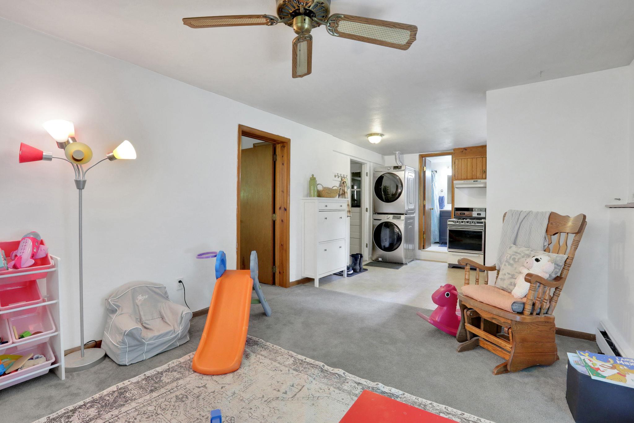 33 Greentree Drive, Hyde Park, New York image 32