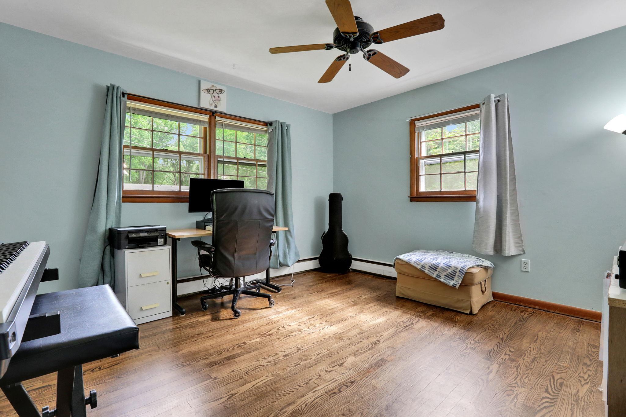 33 Greentree Drive, Hyde Park, New York image 13