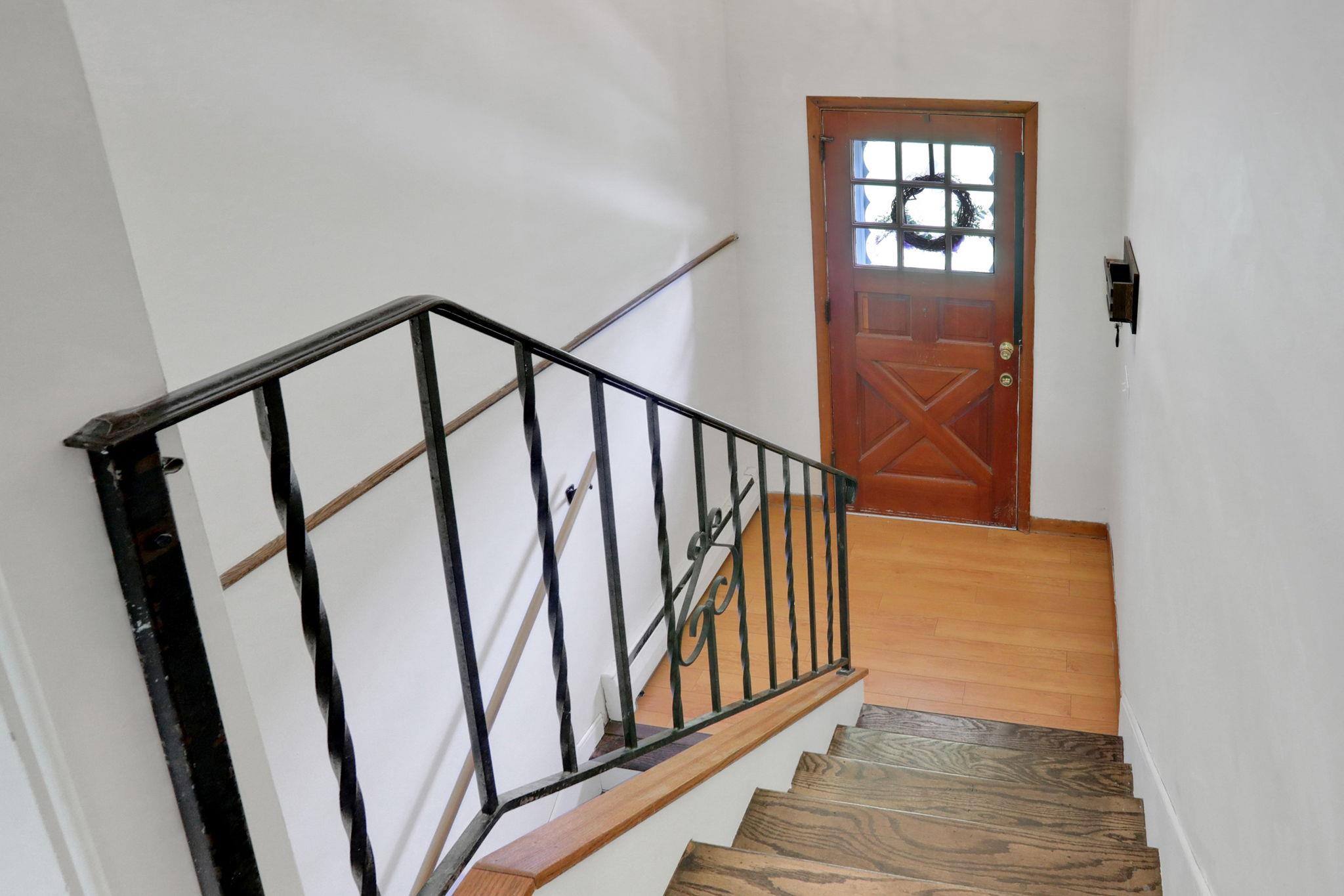 33 Greentree Drive, Hyde Park, New York image 21