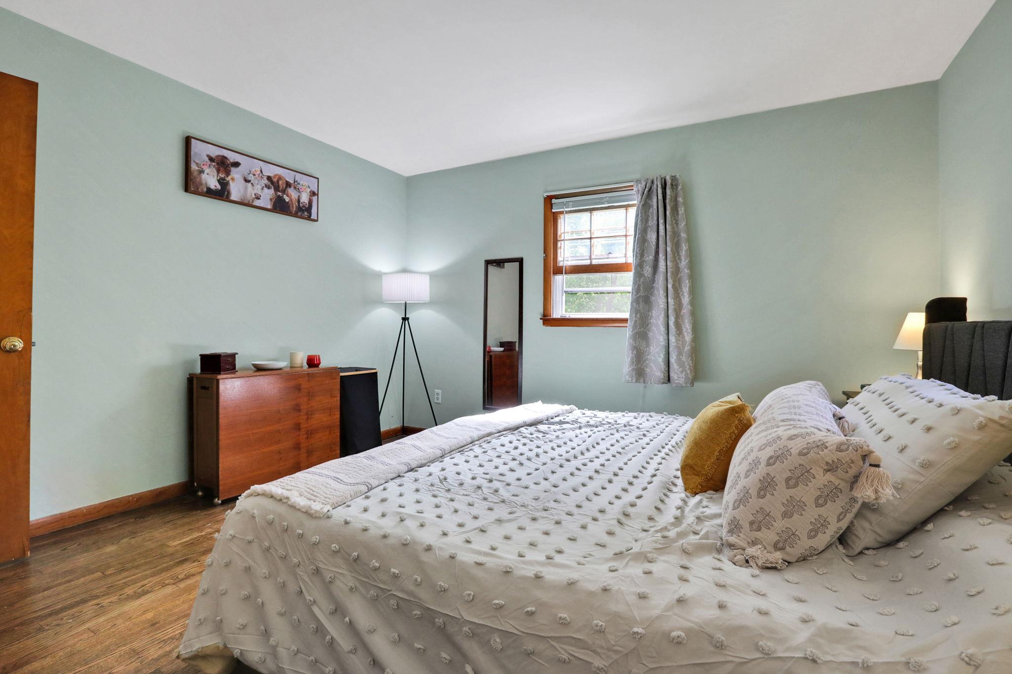 33 Greentree Drive, Hyde Park, New York image 11