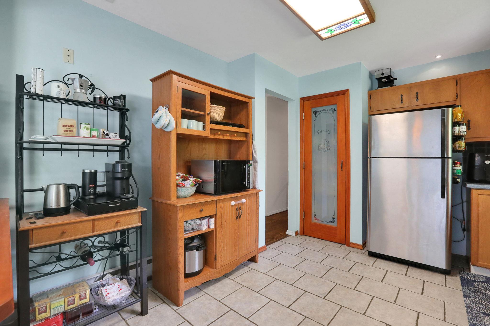 33 Greentree Drive, Hyde Park, New York image 25