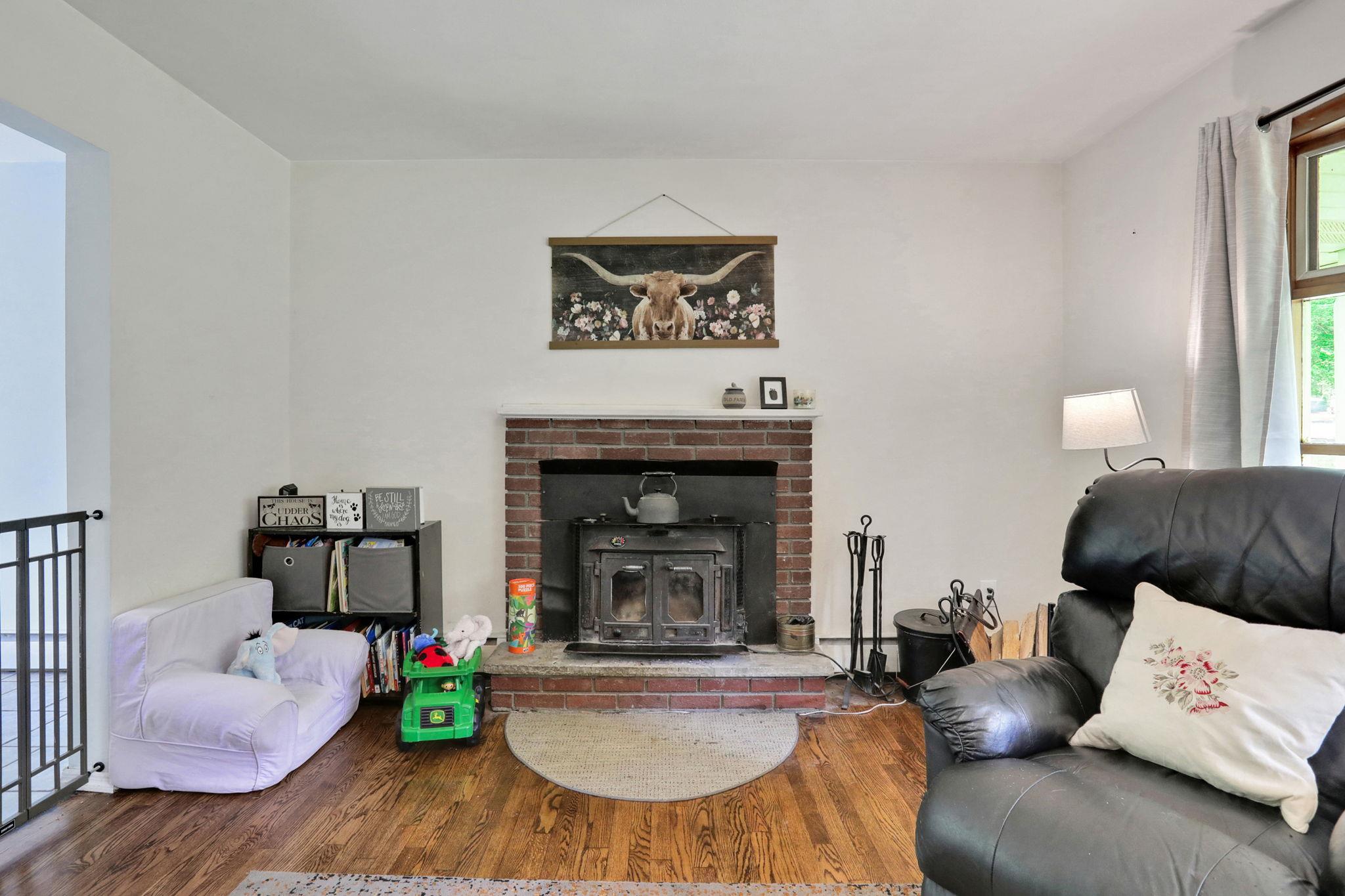33 Greentree Drive, Hyde Park, New York image 17