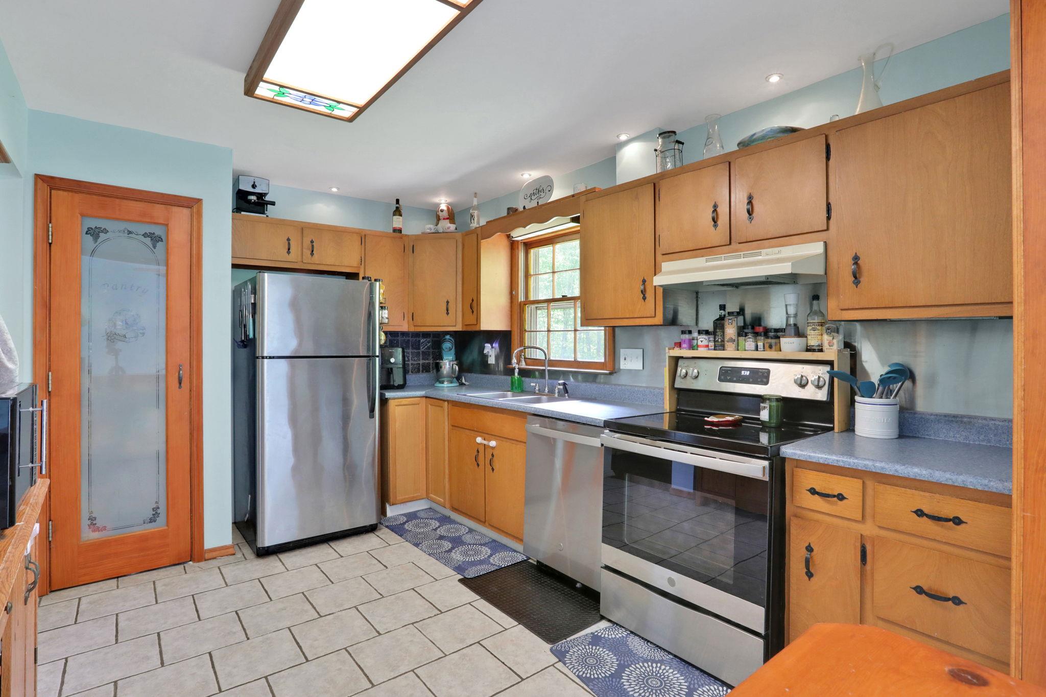 33 Greentree Drive, Hyde Park, New York image 26