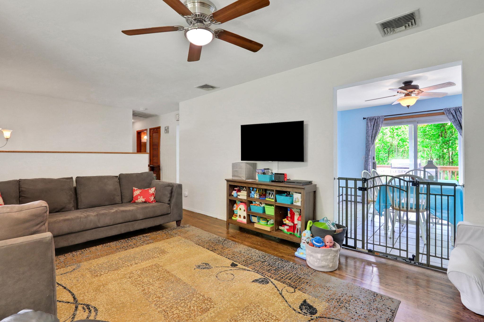 33 Greentree Drive, Hyde Park, New York image 19