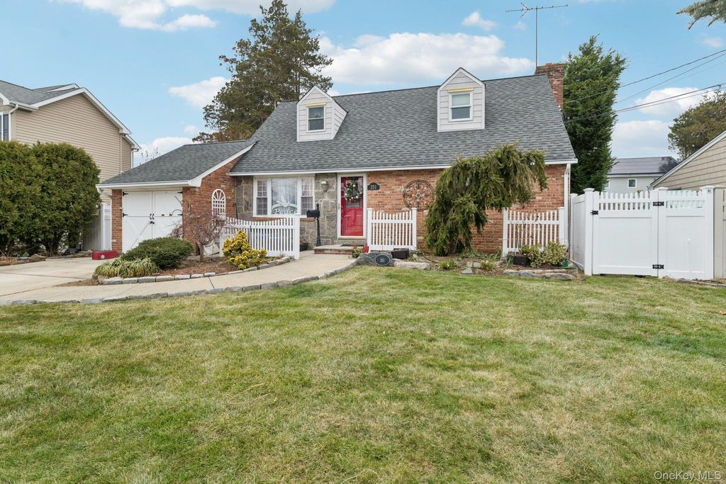 Photo of 251 Hamilton Avenue, Massapequa, NY 11758 (MLS # 942746)