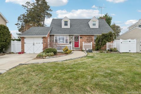 251 Hamilton Avenue Massapequa NY 11758