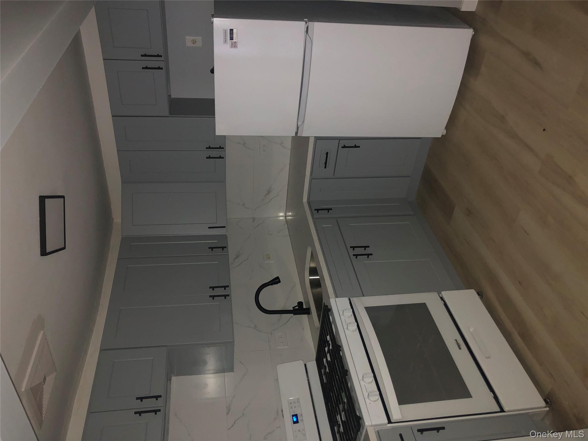 651 Courtlandt Avenue