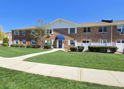 Photo of 460 Old Town Road #13K, Port Jefferson Station, NY 11776 (MLS # 990848)