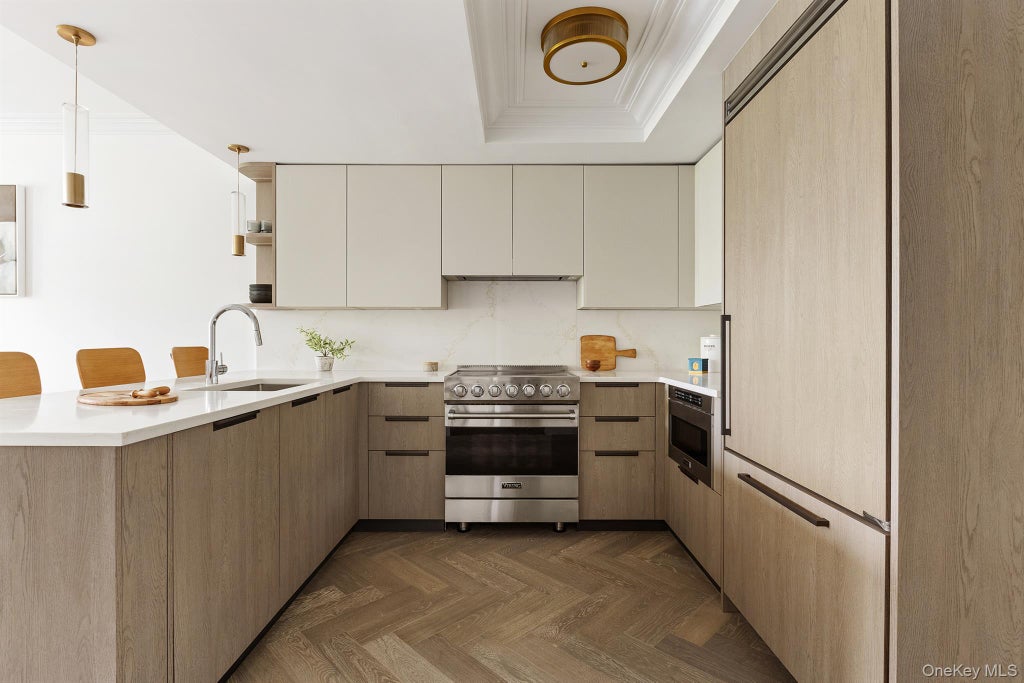 Photo of 78-29 Austin Street #PH2A, Forest Hills, NY 11375 (MLS # 1025490)