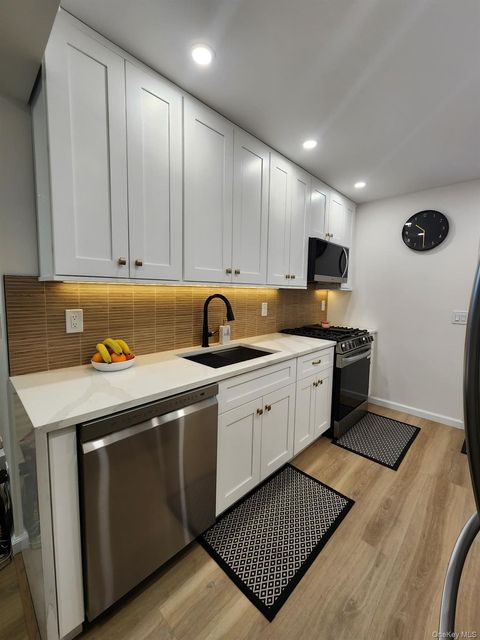 46 W Clearwater Road Lindenhurst NY 11757