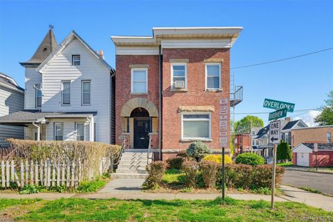 Photo of 22 Overlook Place, Newburgh, NY 12550 (MLS # 986357)