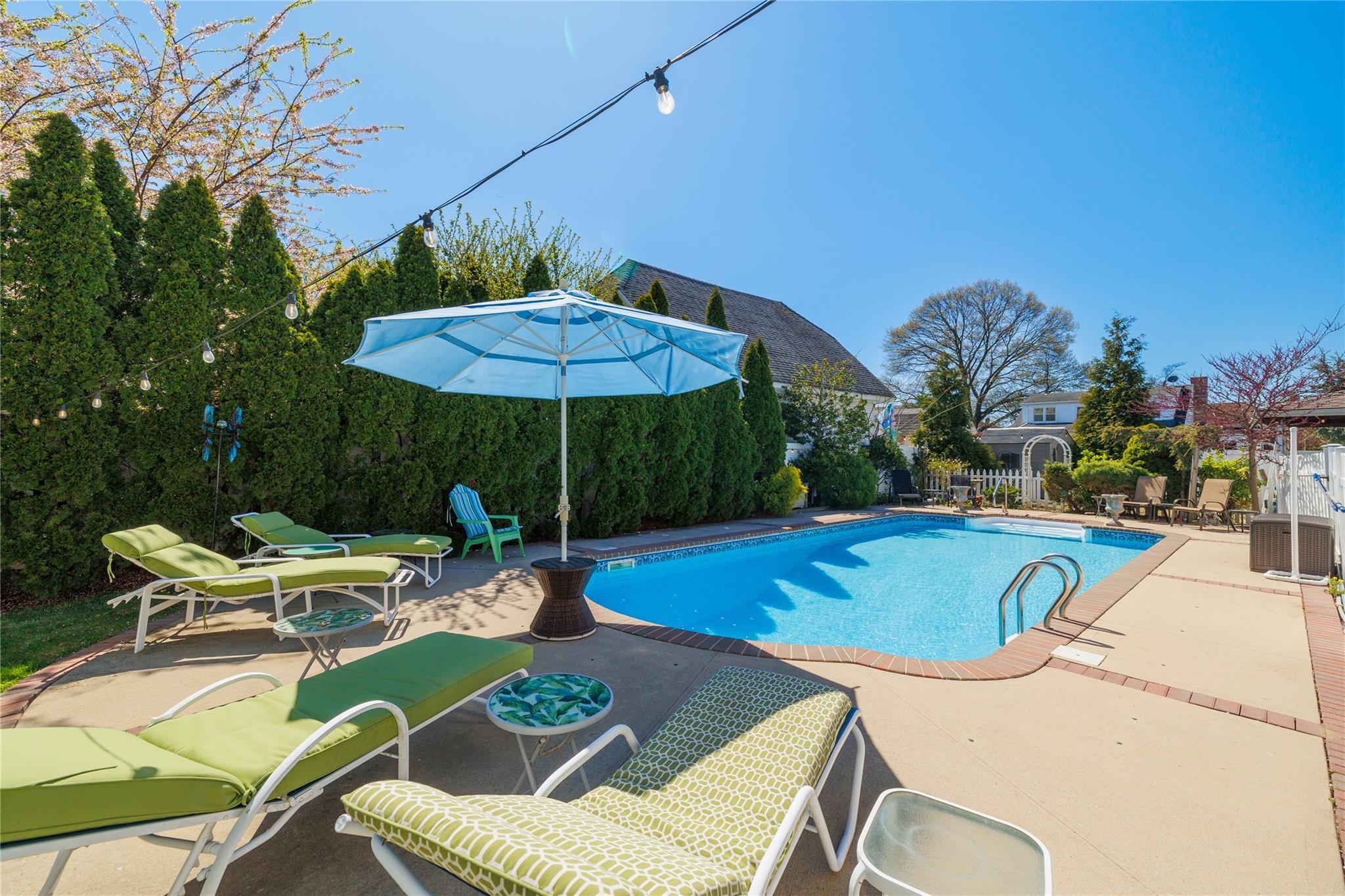 2760 Academy Street, Oceanside, New York image 37