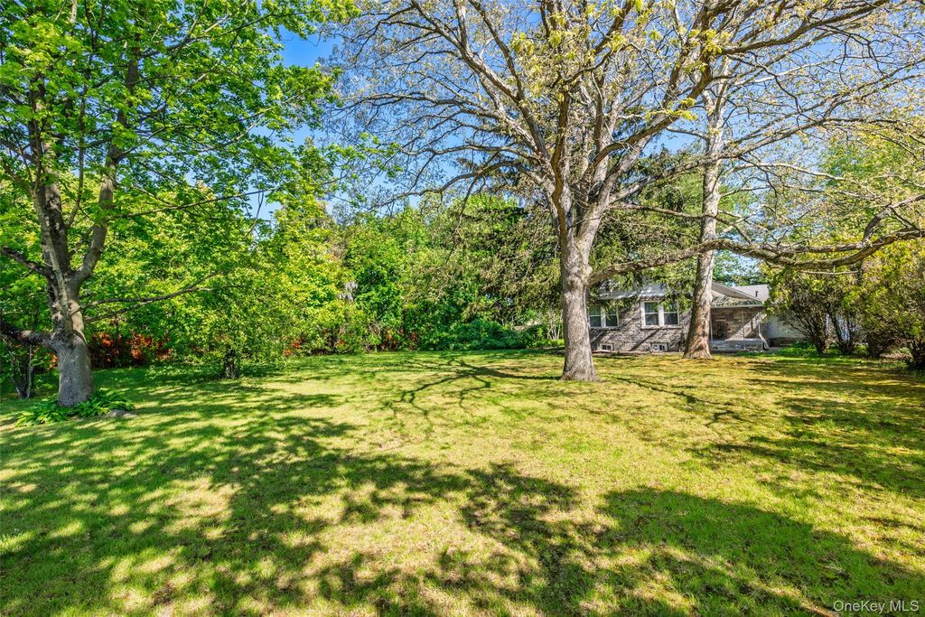 Photo of 108 Claremont Street, Deer Park, NY 11729 (MLS # 1004620)