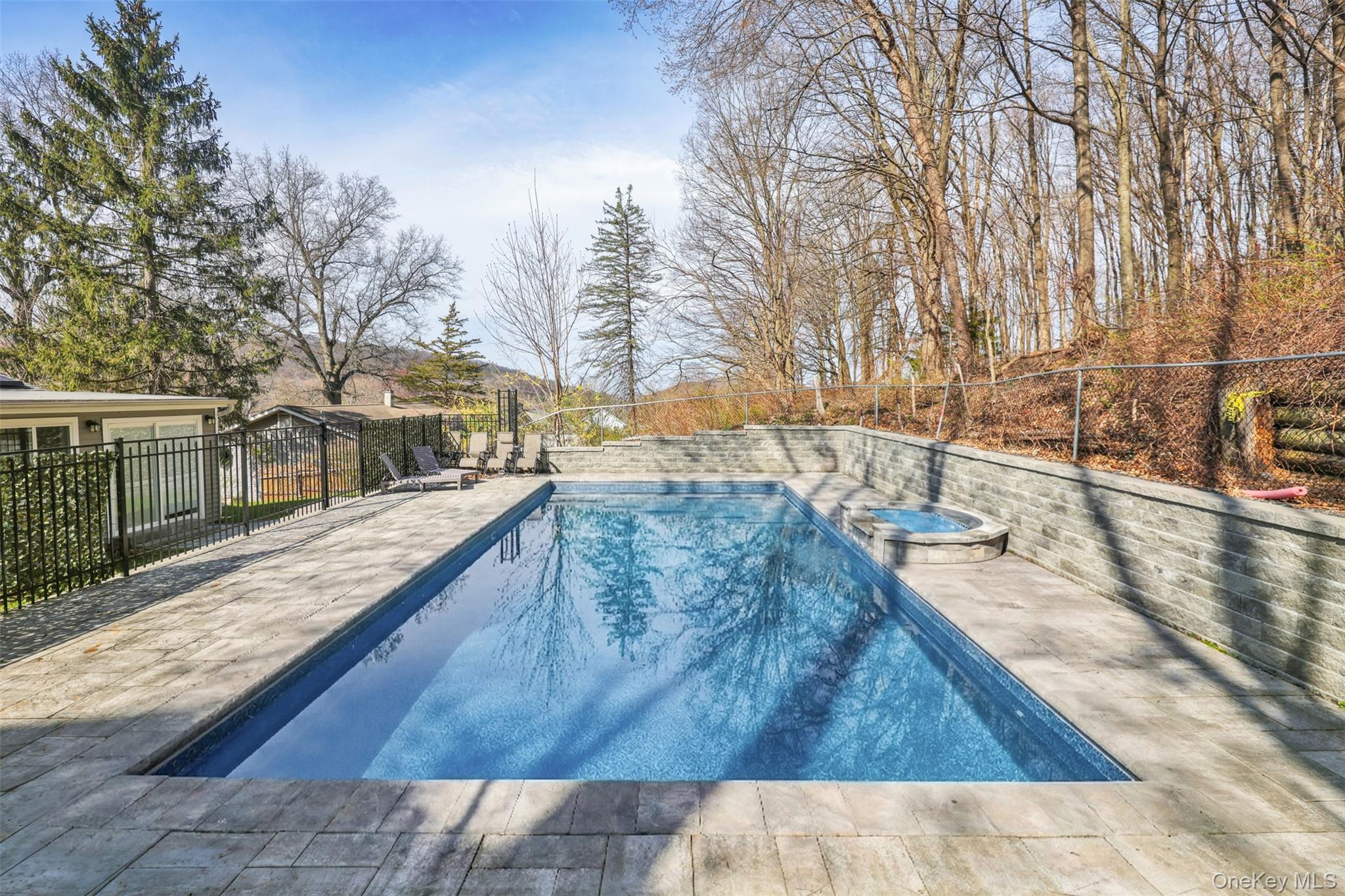 15 Duelk Avenue