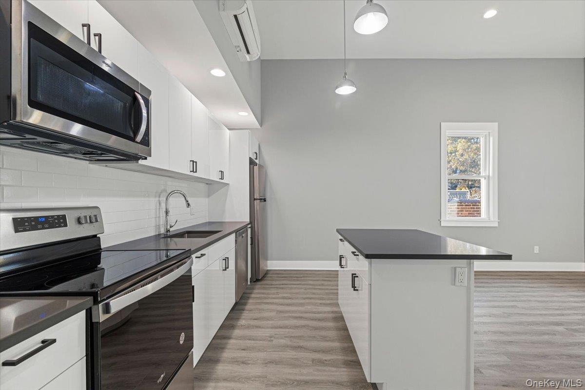 47 Beekman Avenue 23