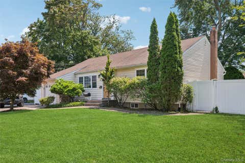 Homes For Sale - 42 Lexington Avenue<br/> West Babylon, NY 11704