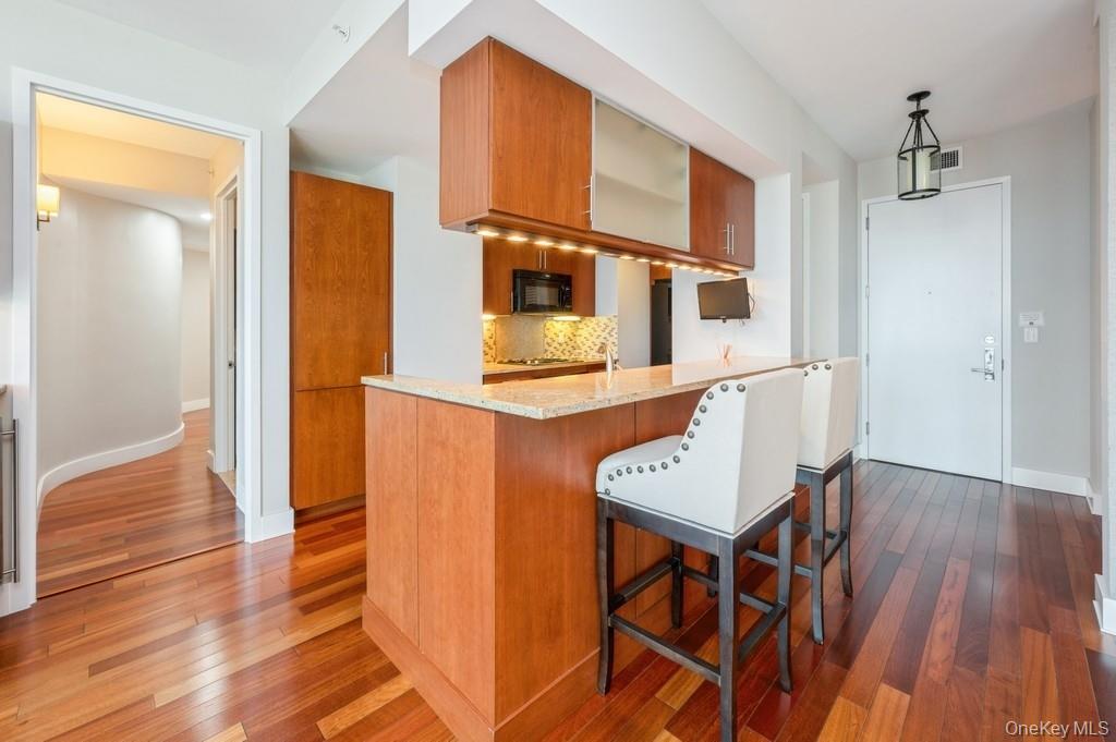 175 Huguenot Street 1604/1605