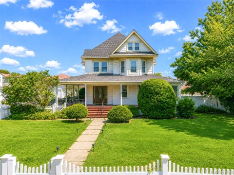 Homes For Sale - 871 Rockaway Avenue<br/> Nassau County, Valley Stream, NY 11581