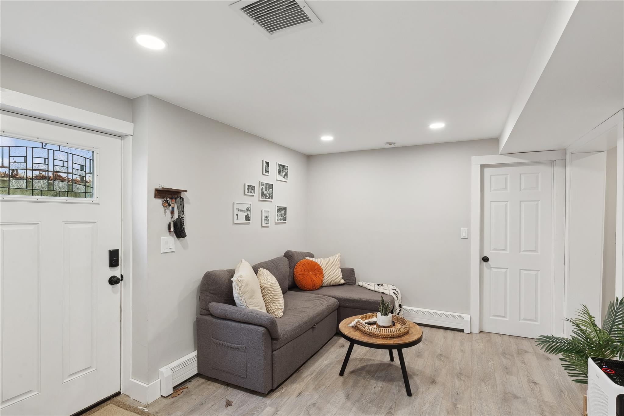 16 Embassy Road, Selden, New York image 27