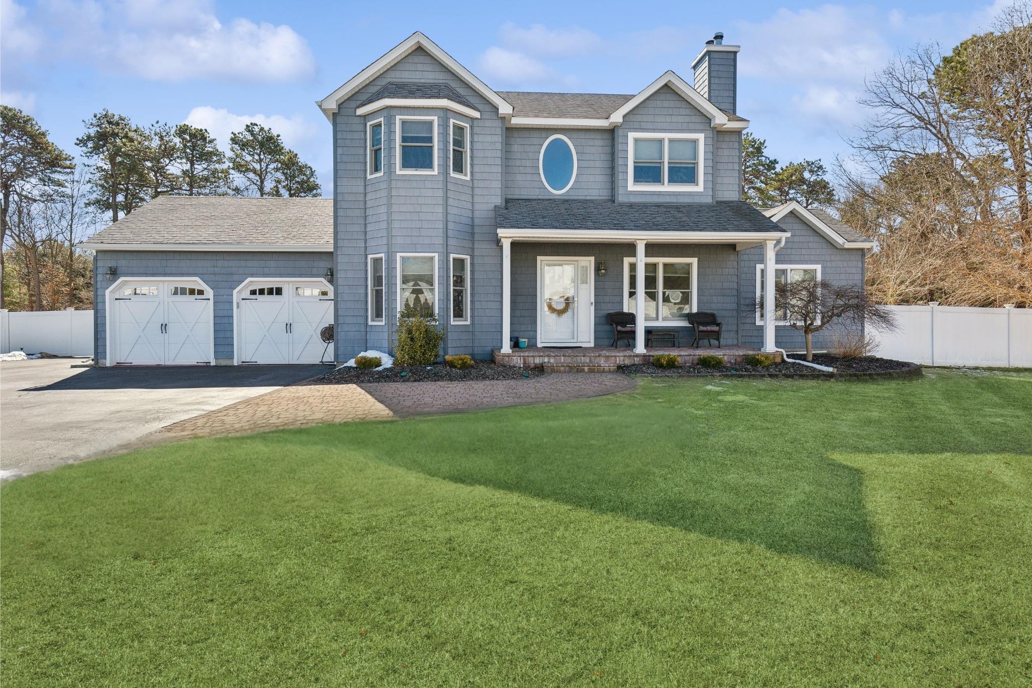 16 Embassy Road, Selden, New York image 2