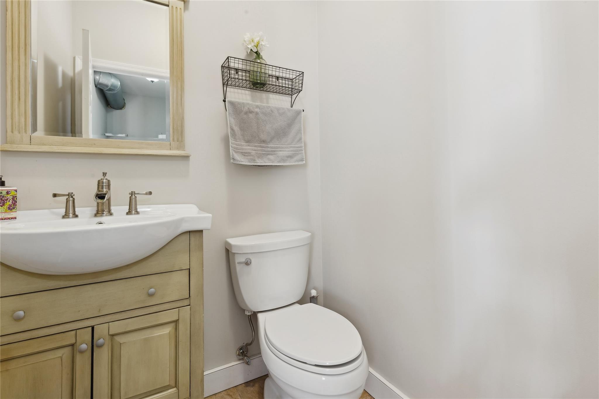 16 Embassy Road, Selden, New York image 16