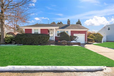 16 Newmarket Road Syosset NY 11791