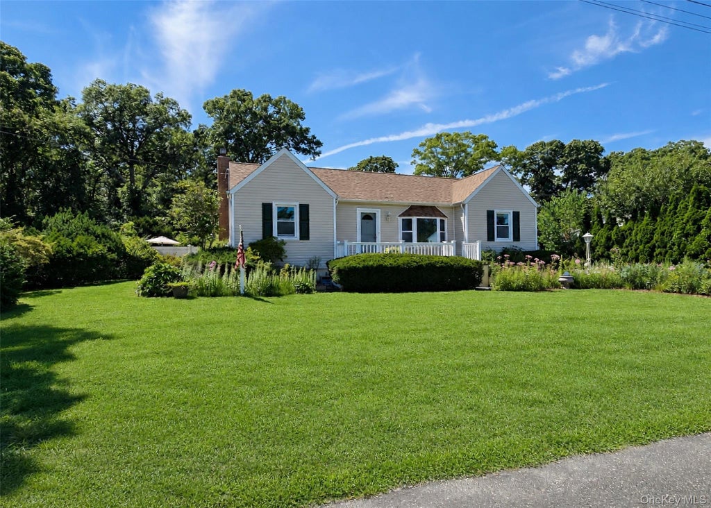 Photo of 102 Magnolia Drive, Selden, NY 11784 (MLS # 1036543)