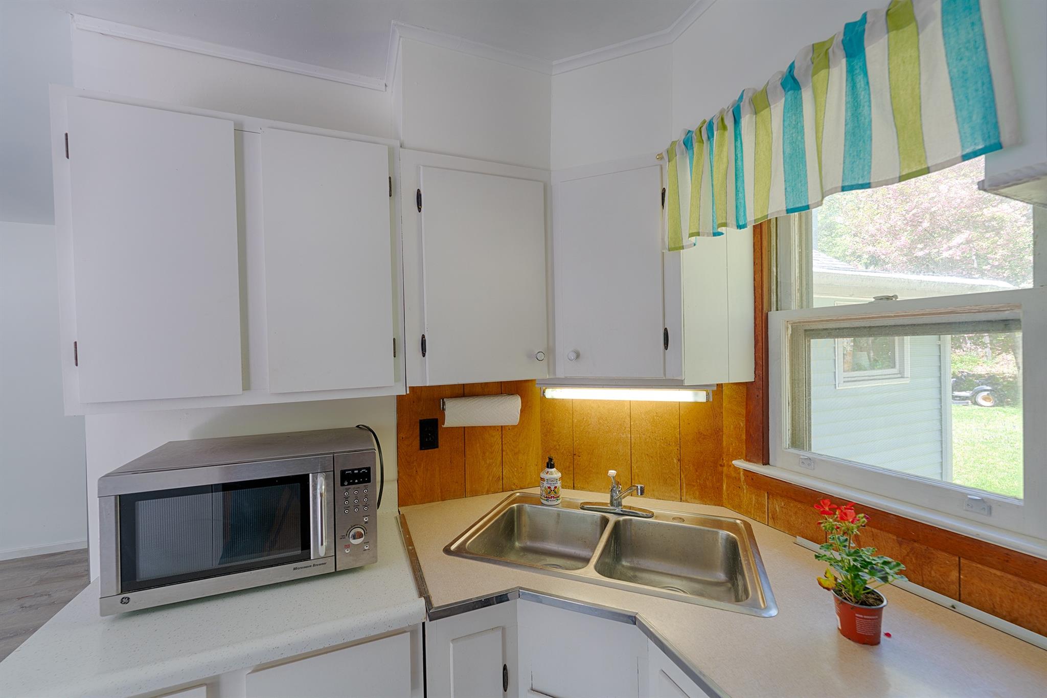 Hyde Park, New York 12538, United States, 1 Bedroom Bedrooms, ,1 BathroomBathrooms,Residential,Active,130266